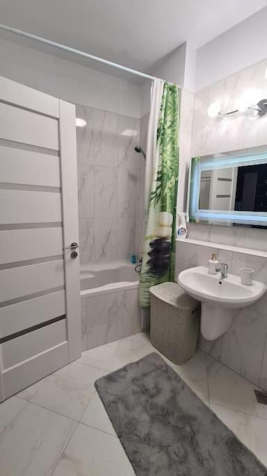 Apartament Vis De Sinaia ! Екстер'єр фото